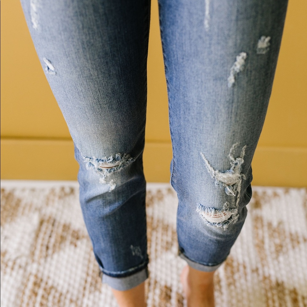 Judy Blue Destroyed Relaxed Skinny Jeans - Picture 3 of 8